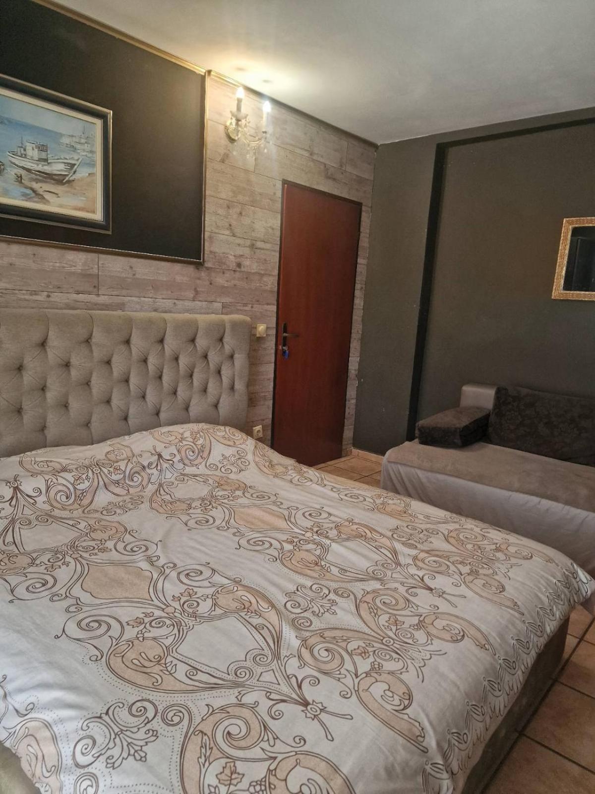 Guest House Maja Novi Sad Exterior foto