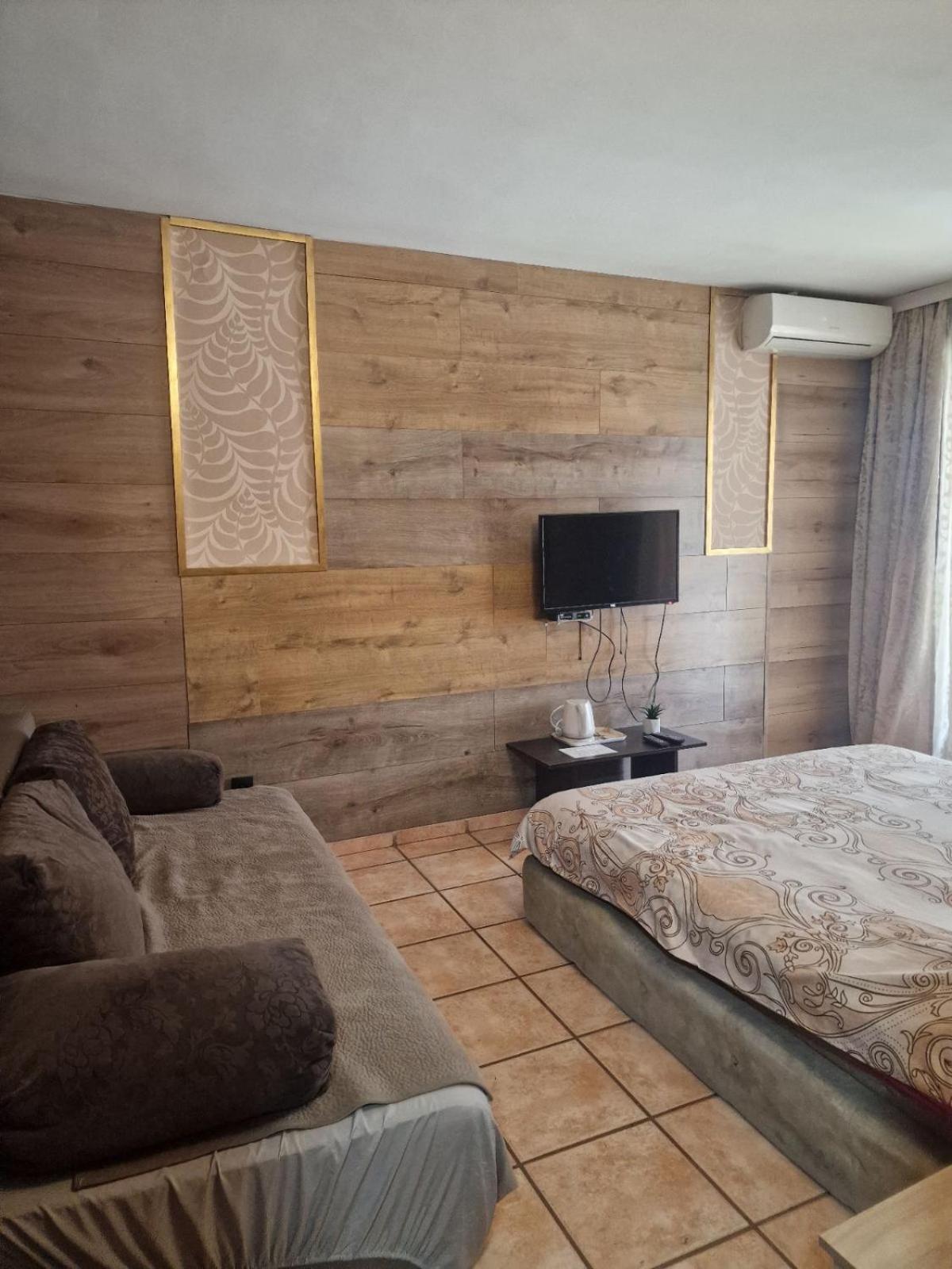 Guest House Maja Novi Sad Exterior foto