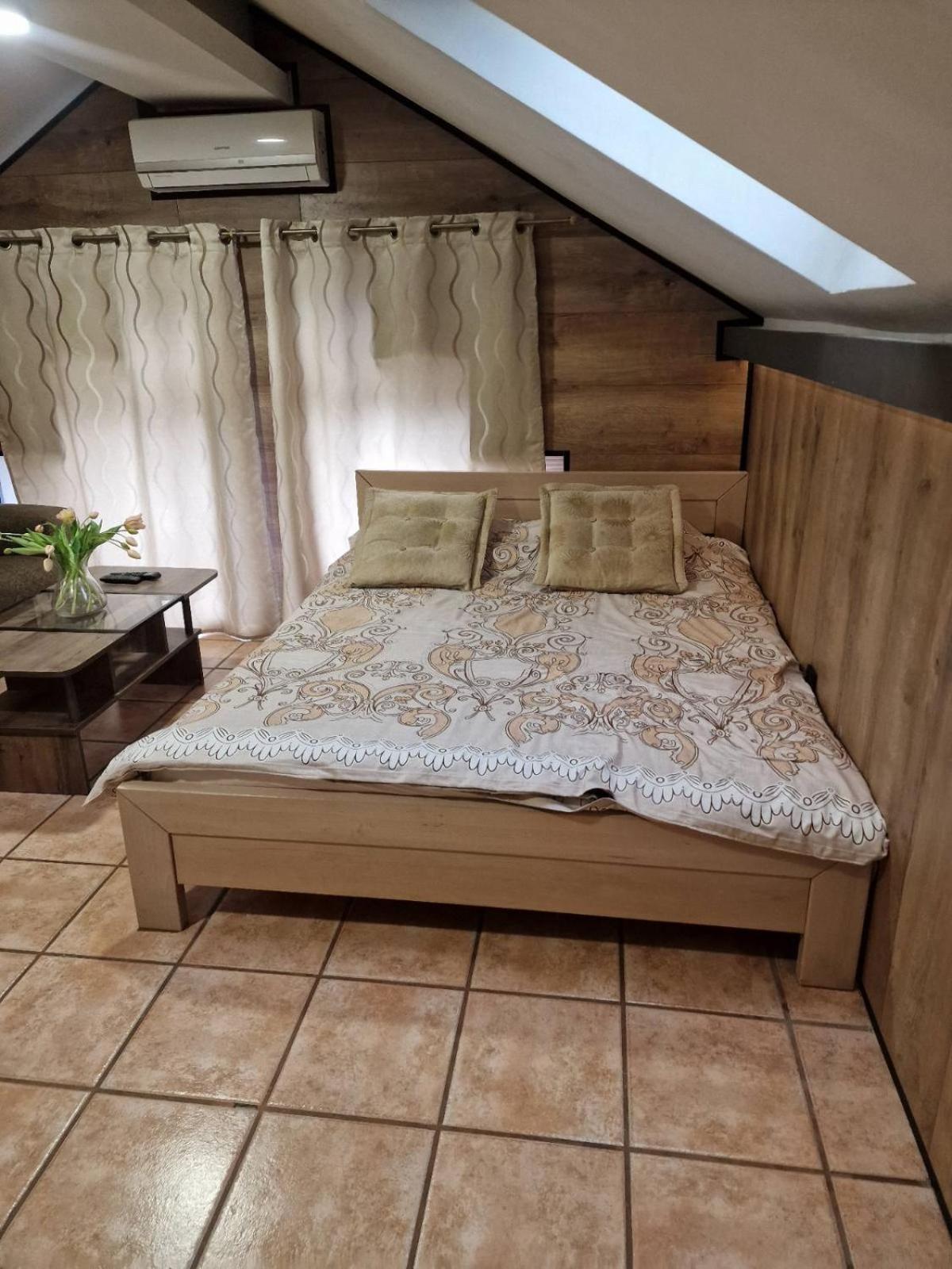 Guest House Maja Novi Sad Exterior foto