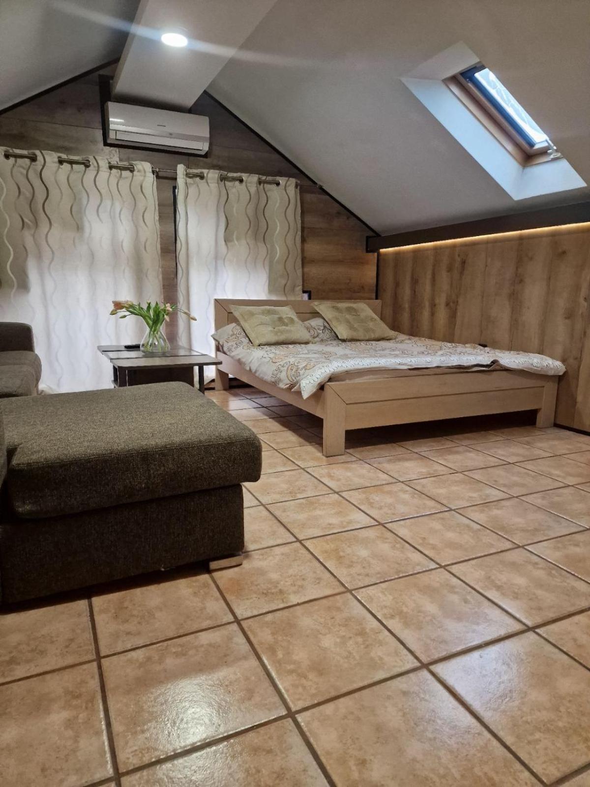 Guest House Maja Novi Sad Exterior foto