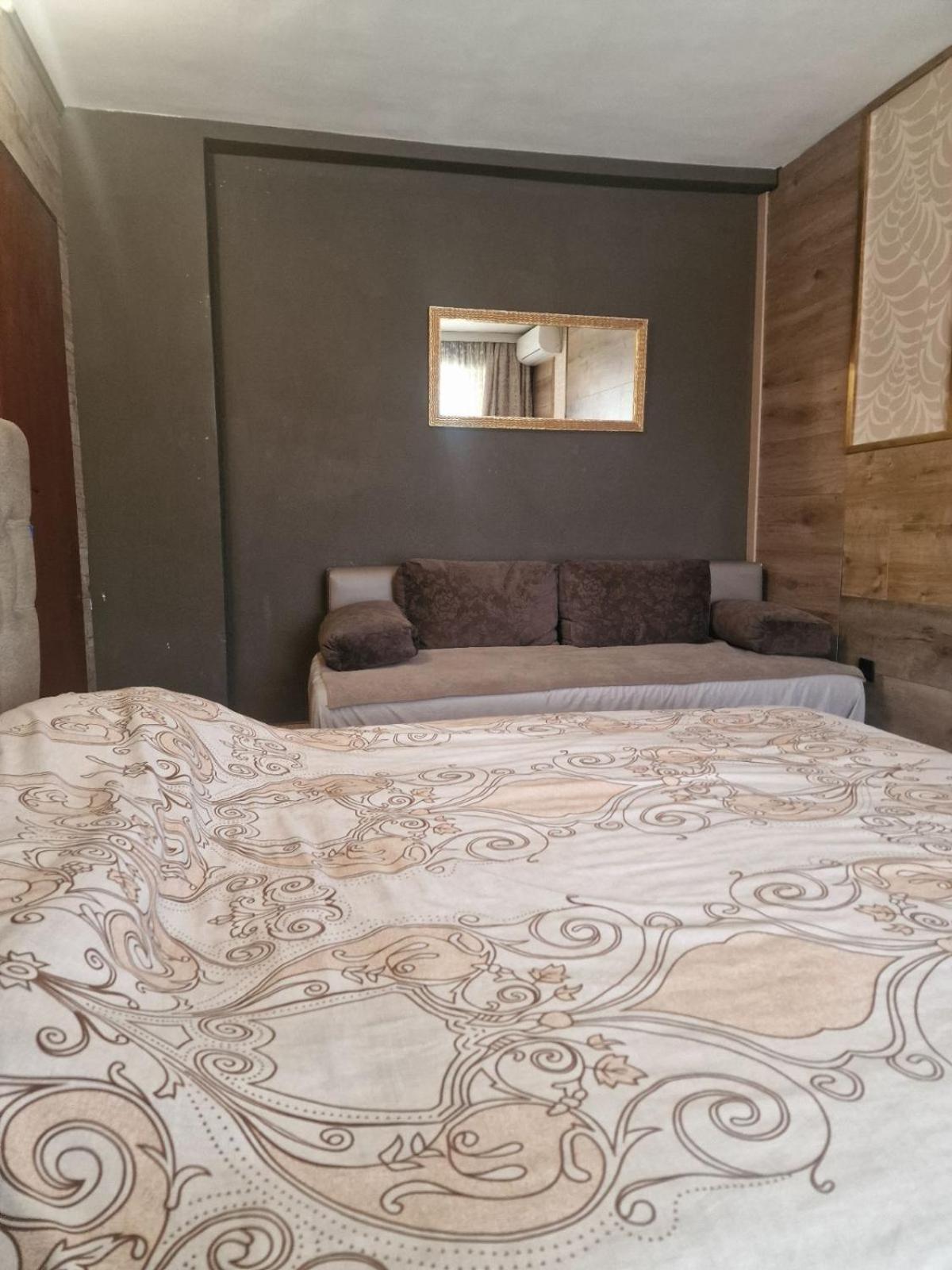 Guest House Maja Novi Sad Exterior foto